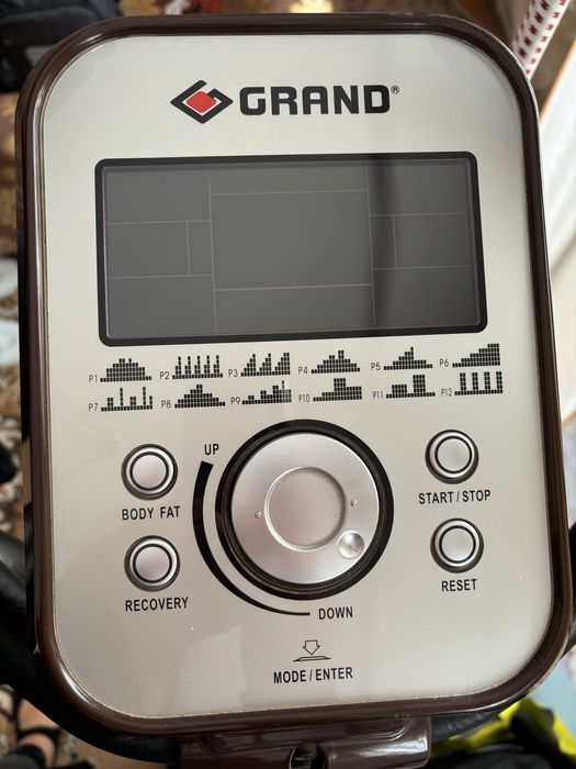 Эллиптический тренажер Grand E13