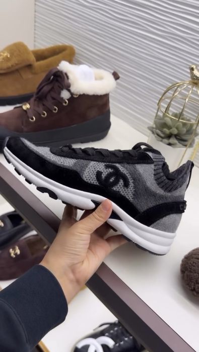 Кроссовки от Chanel