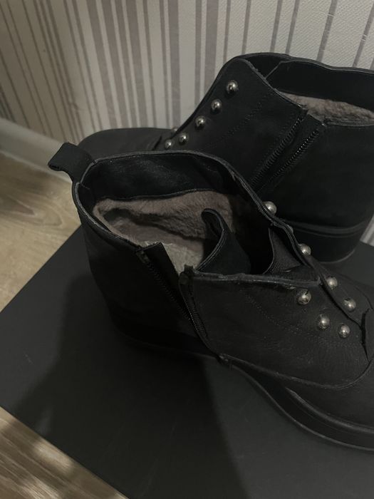 Продам ботинки