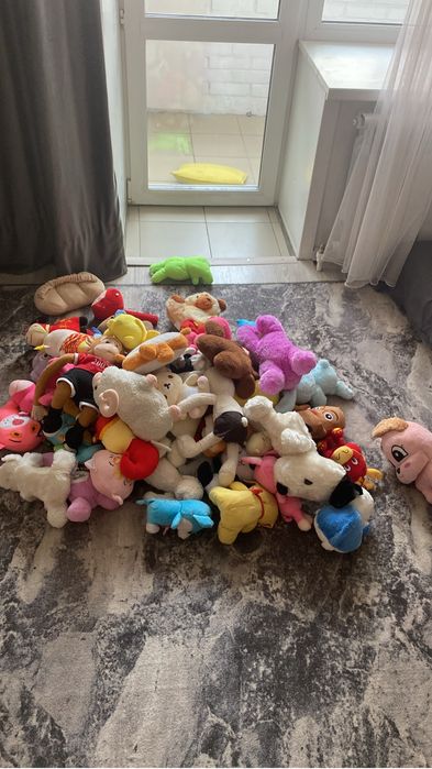 Продам мягкие игрушки 57 шт