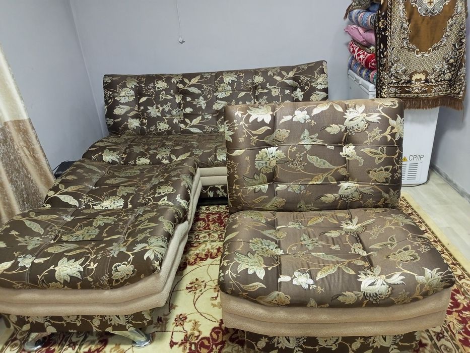 Продаю диван и кресла.
