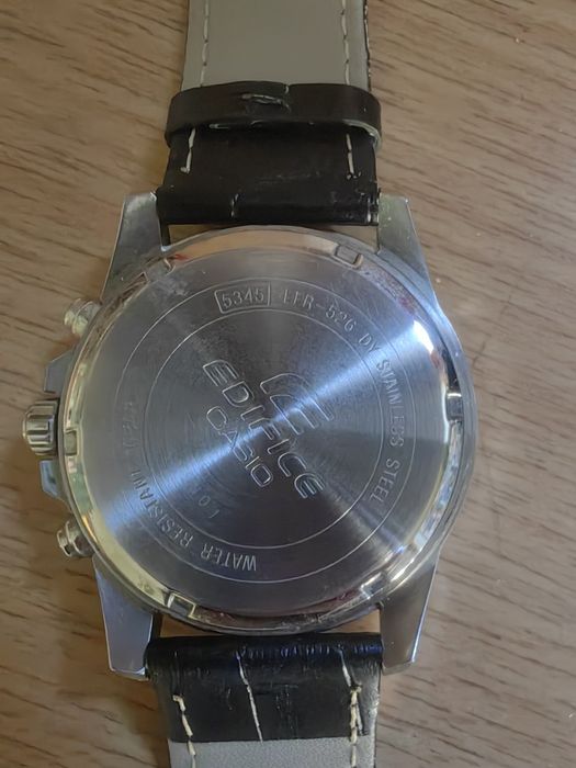 Часовник Casio edifice