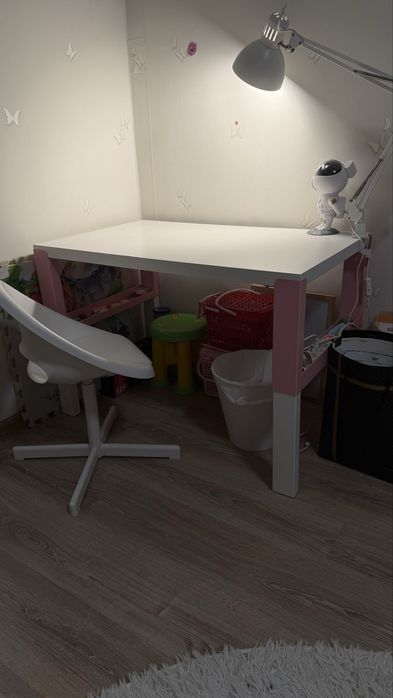 Растущий стол со стульчиком Икеа