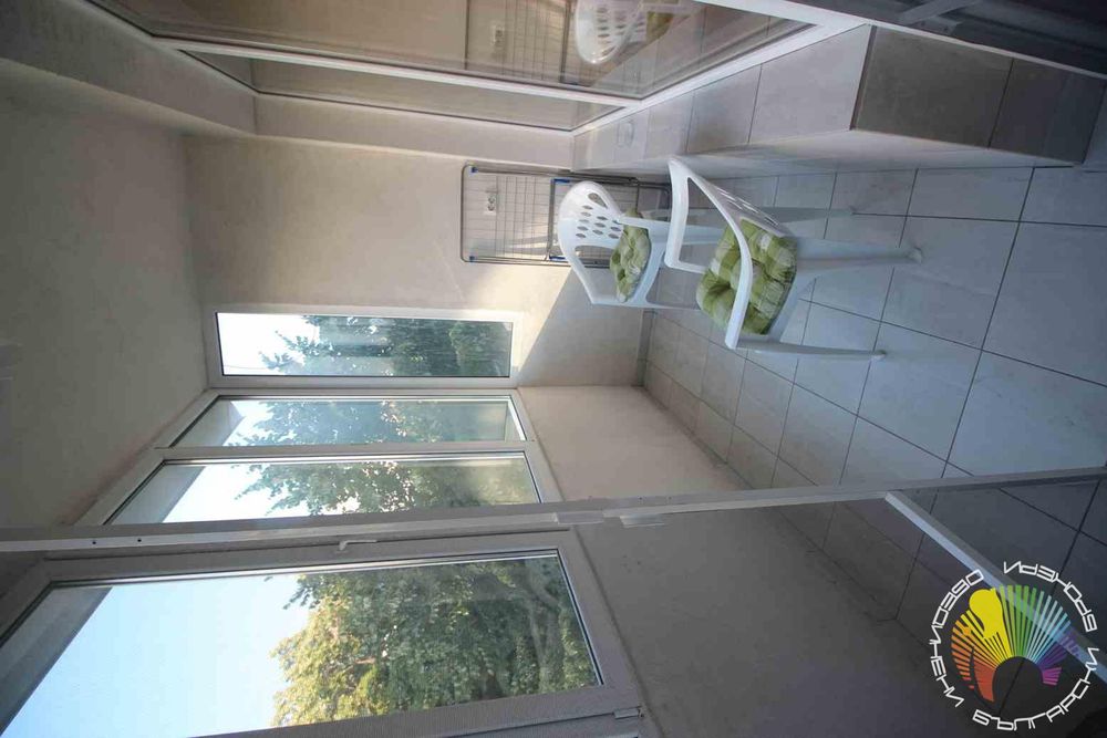 Дава се под наем Тристаен апартамент в Бургас, Център - 68 кв.м за 550 € - Снимка #4