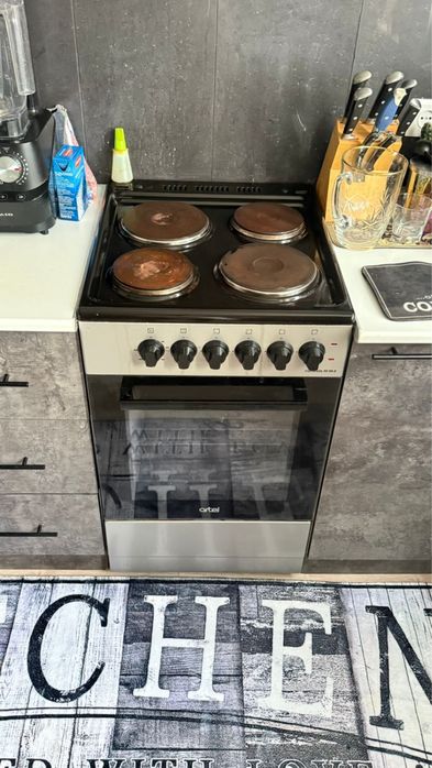 Срочно продается электро плита artel