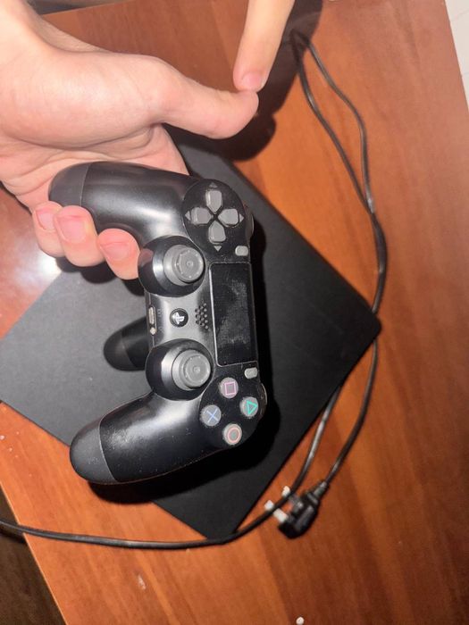 Playstation 4 slim