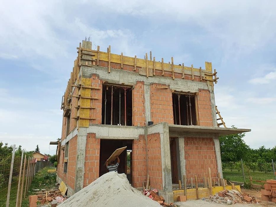 Construcții case și vile