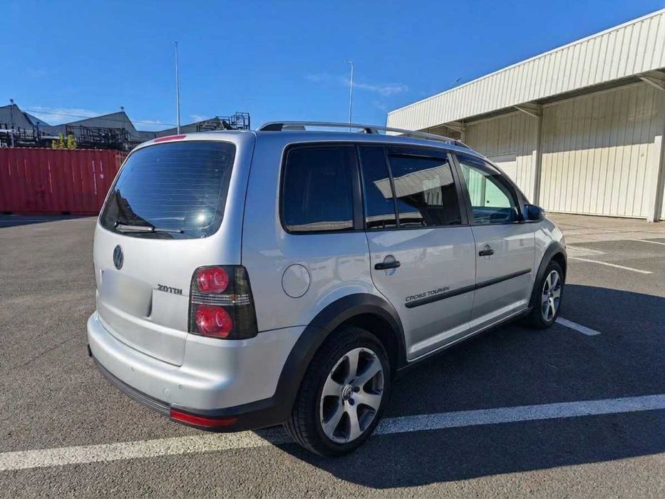 VOLKSWAGEN Touran 2009 — imagine 4