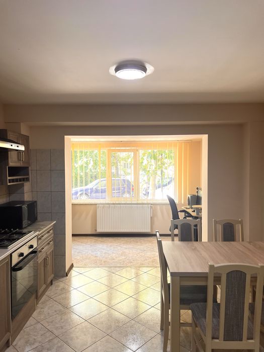 EXCLUSIV: Ap. 3 camere decomandat, Parter Ultracentral + Curte în față — fotografia 3