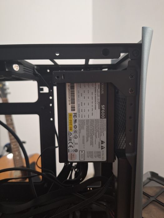 Combo Carcasa ITX + Corsair SF 600W 80+ Platinum