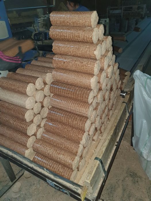 Brichete de fag calitate superioara livratele la domiciliu