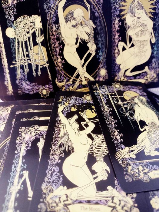 Таро. The wandering spirit tarot и Horror Tarot