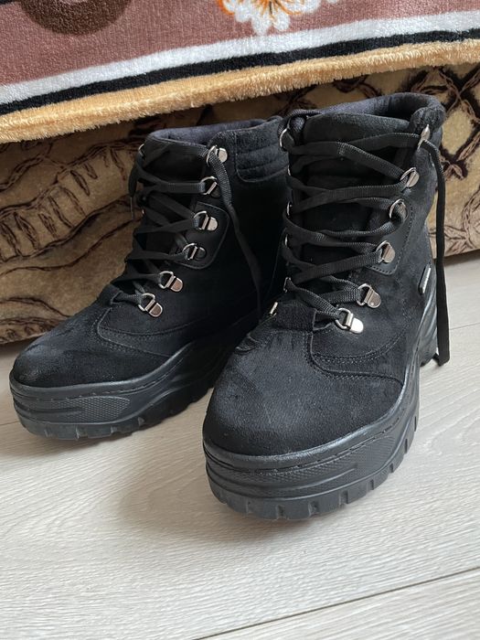 Ghete negre cu platforma