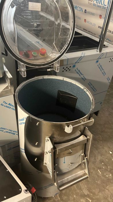 Машина за белене на картофи.