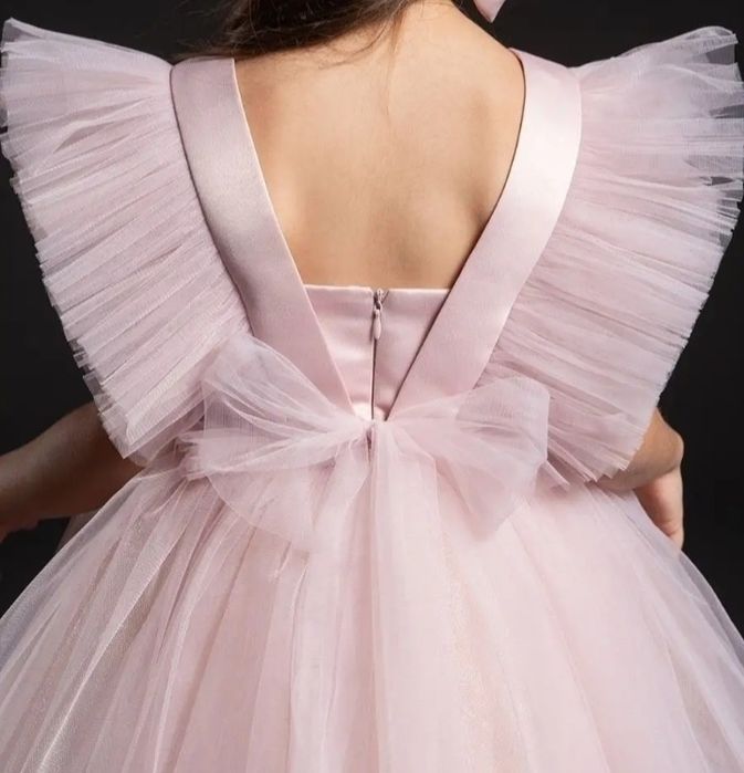 Продам праздничное платье для девочки