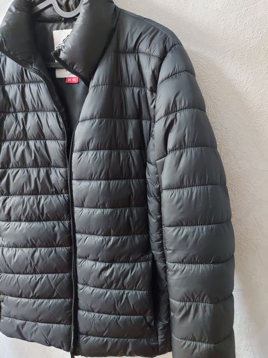 Продам демисезонную куртку
