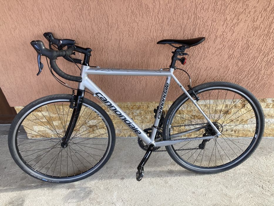 Cursiera Cannondale cu Cadru Aluminiu