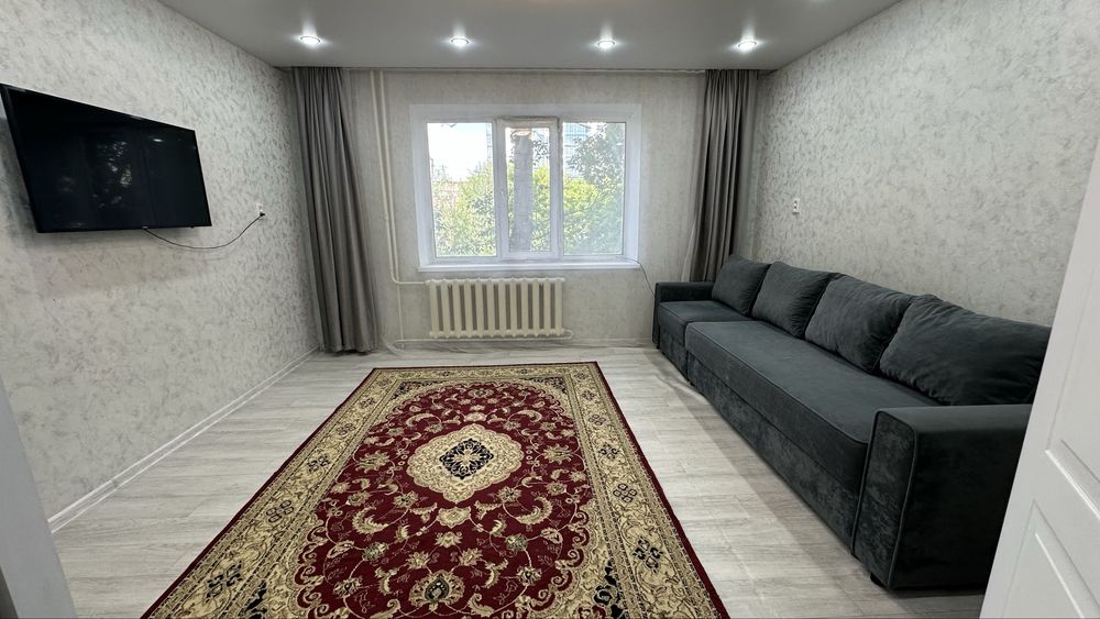 Продам 2-х комн кварииру н/п район 1000 мелочей