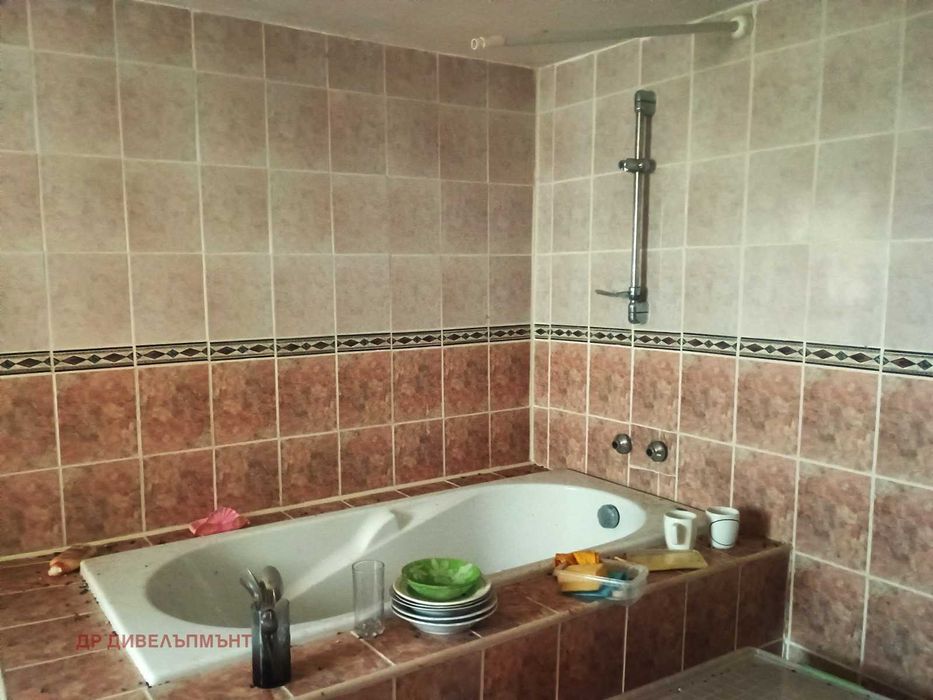 Дава се под наем Къща в с. Каменна река, Област Хасково - 104 кв.м за 153 € - Снимка #12