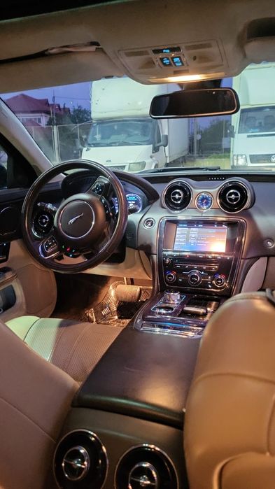 Jaguar xj 2011 Portofolio