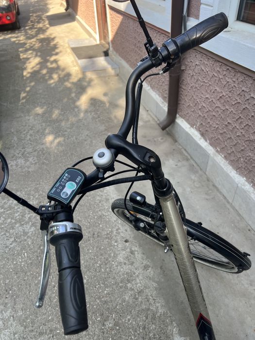 Bicicleta electrica Victoria cu acceleratie la mana