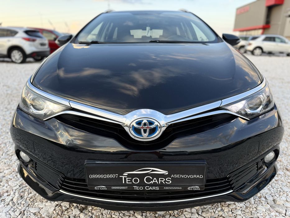 Toyota Auris 1.8 Hybrid 100к.с Facelift / Panorama / NAVI / Camera