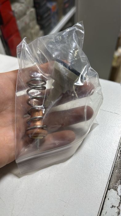 Термостат на Поло седан