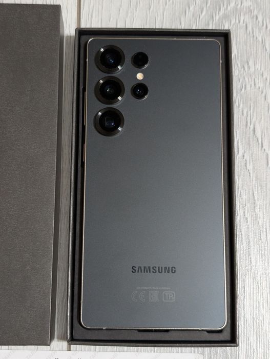 Samsung S25 Ultra 256 gb Ram 12 5G EAC
