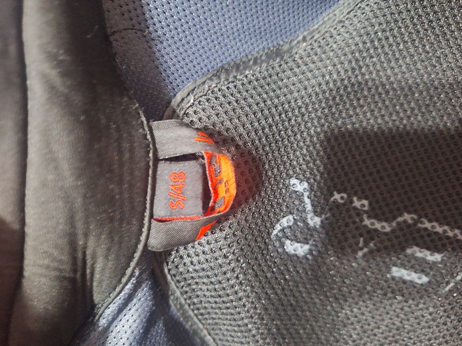 Vând costum moto 2 piese BUSE