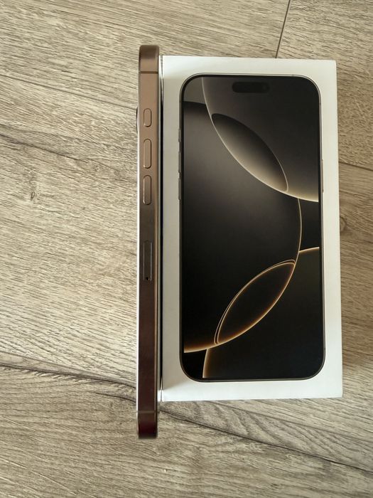 Vand iPhone 16 Pro Max Desert Titanium