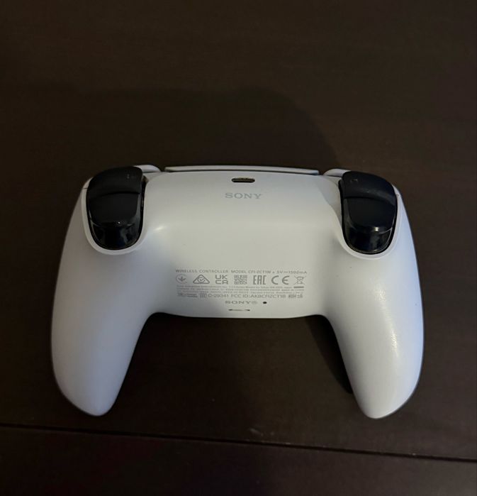 Vând controller original Sony DualSense pentru PlayStation 5