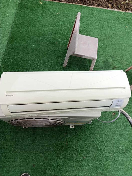 Климатик инверторен Хитачи