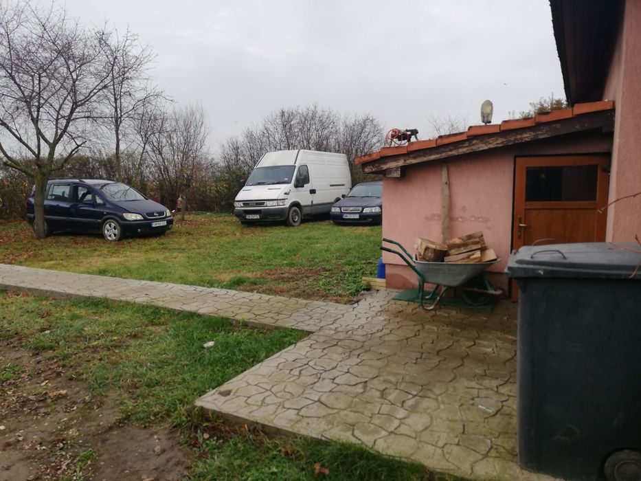 Vînd casă mobilata utilată