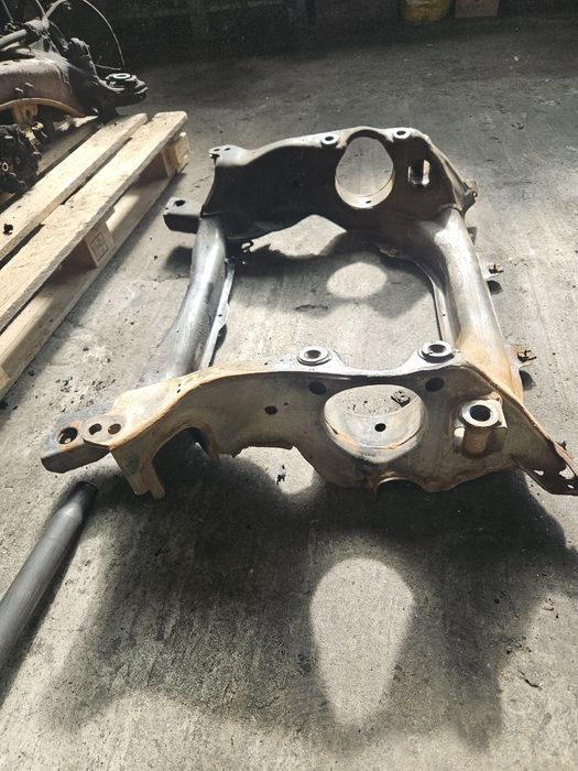 Преден мост Мерцедес 4 matik w212 w218