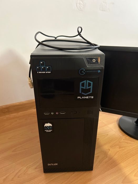 Настолен компютър с монитор