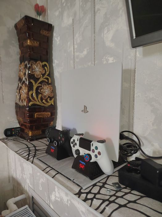 Прошитая Ps4 Pro / 1 ТБ / GOLDHEN /