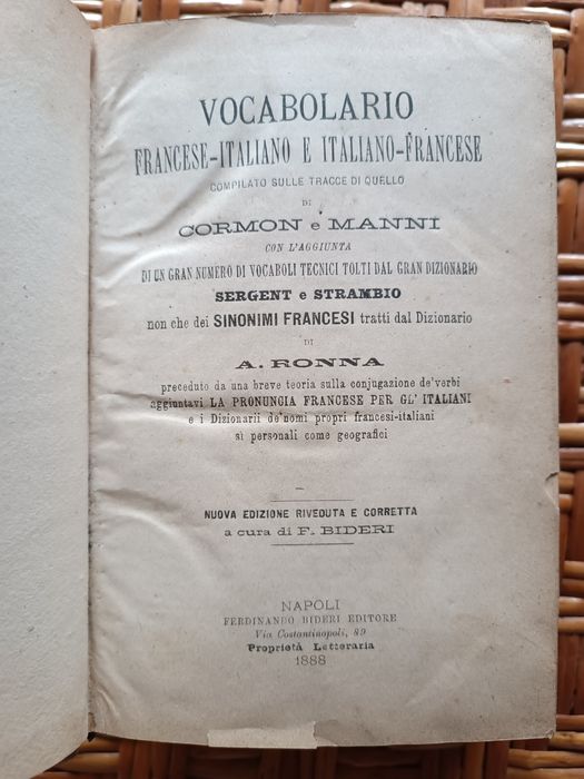 Книга издадена 1888 година речник Френски Италиански