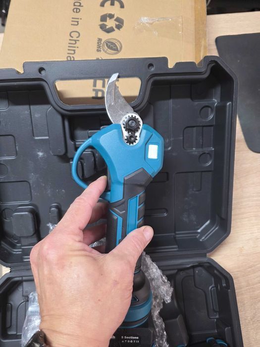 Foarfeca electrice de gradinarit de 40 mm pentru baterie Makita de 18 V