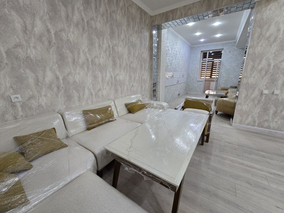 3 xona  uy sotiladi birja oldida luks