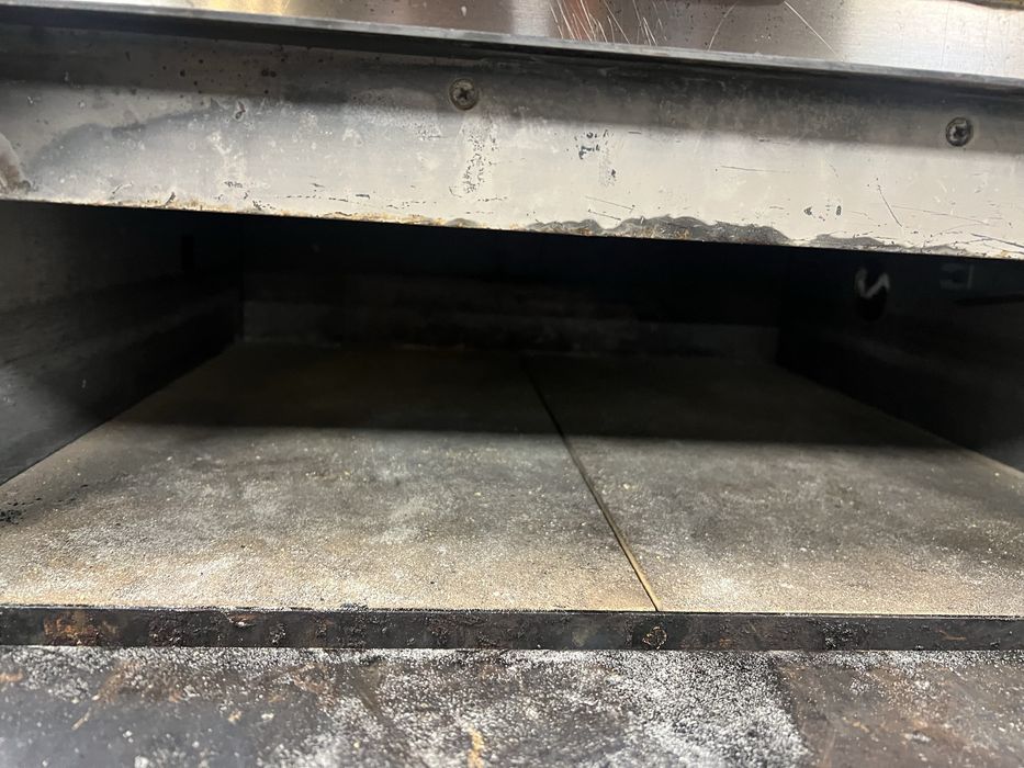 Професионална пещ за пица с маса