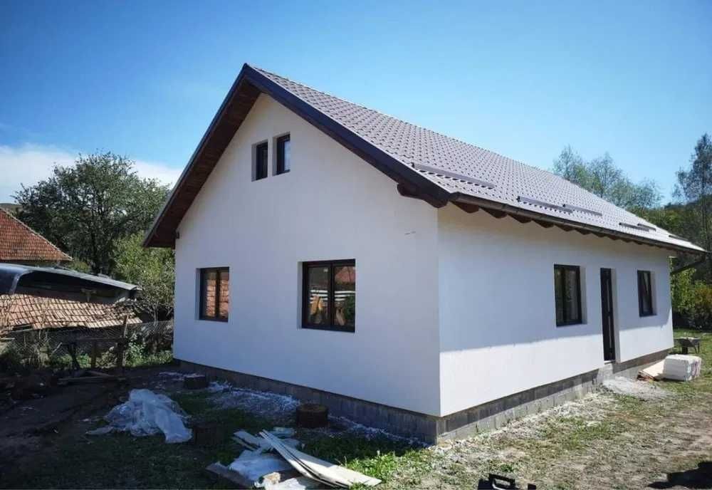 Vand case pe structura metalica din panouri sandwich