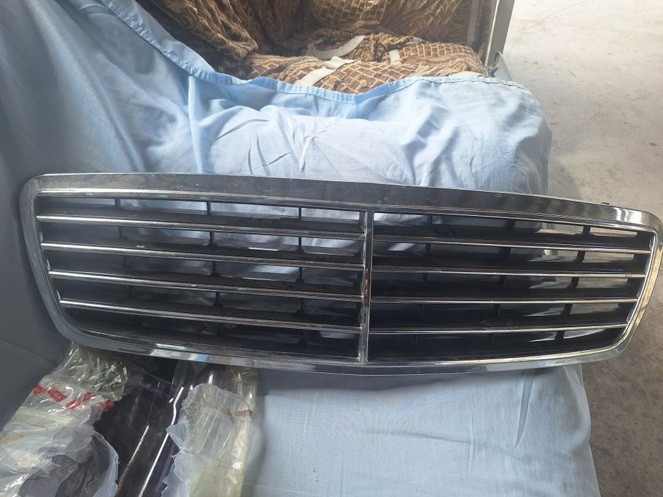 Мерс С решотка ветровки