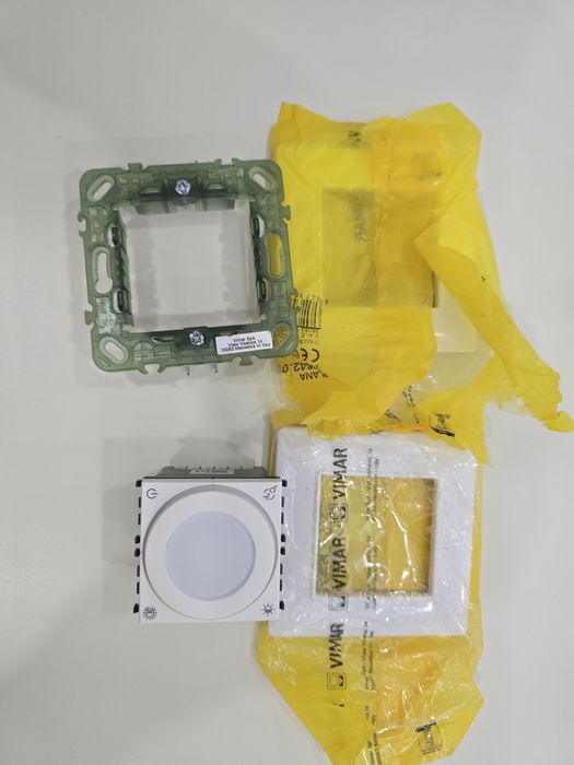 Termostat Smart Vimar 02973.B