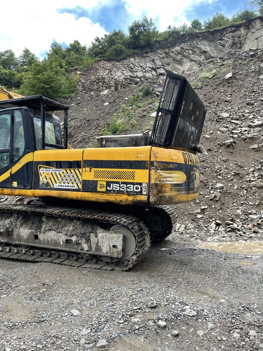 Excavator jcb 330