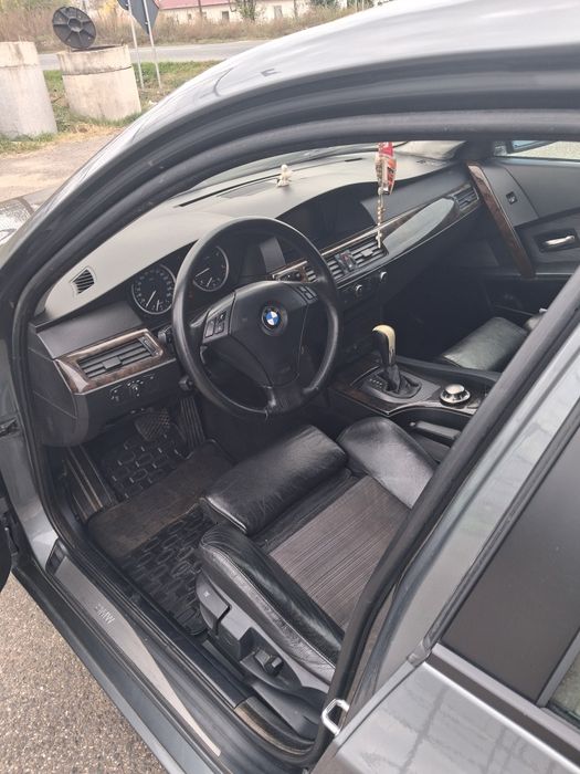 Vând BMW E 60 525d