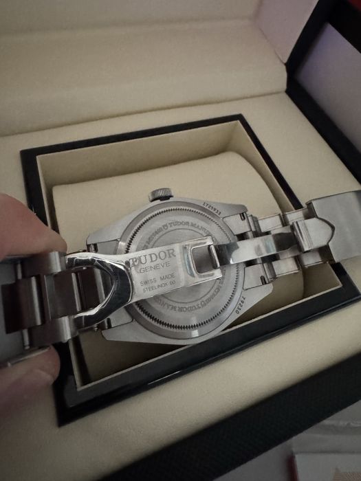 Tudor Black Bay 42 mm