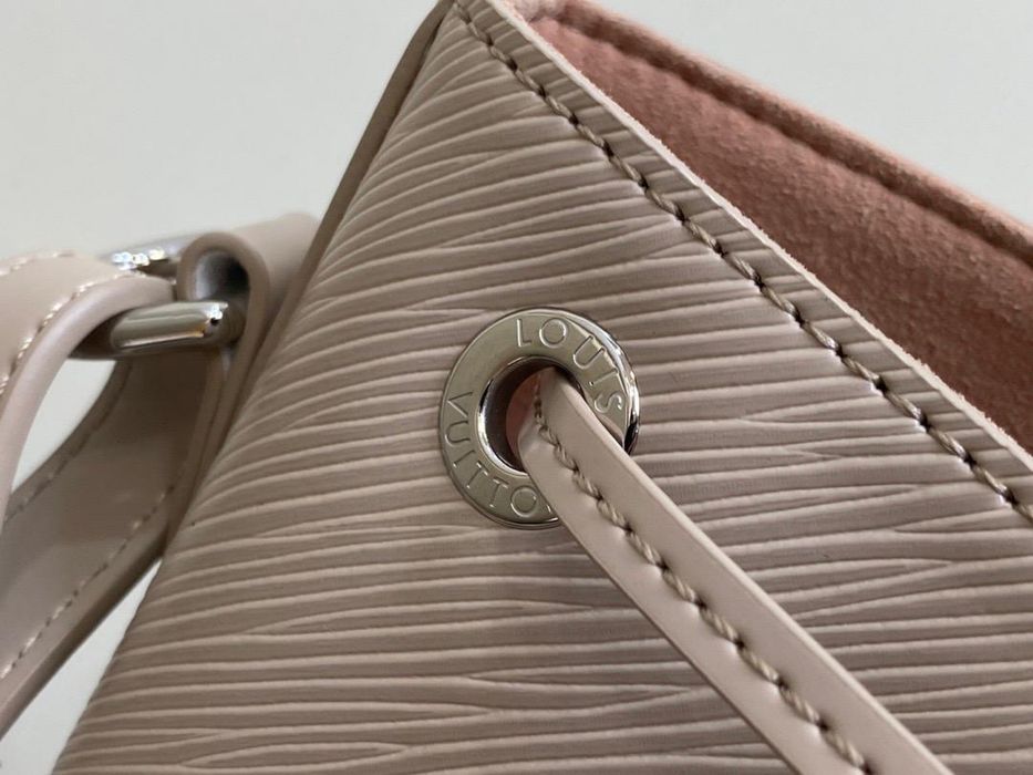 Кожена bucket чанта Louis Vuitton