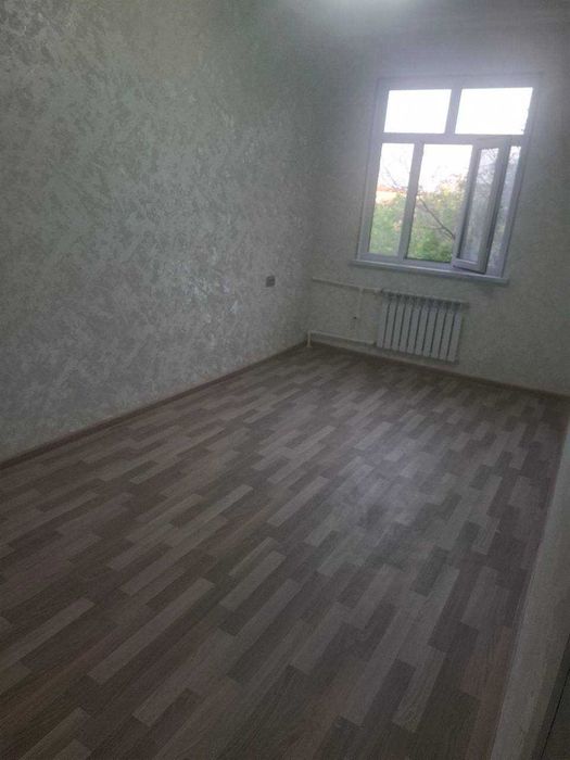 СРОЧНО !! Продается квартира в Яшнабаде 2/4/4 ( 48 кв/м ) Асалабад 1