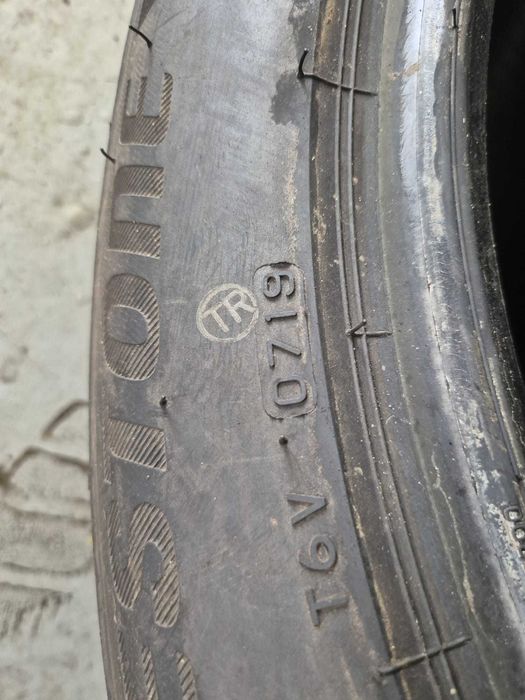 Vând set anvelope iarna bridgestone 235.50.19