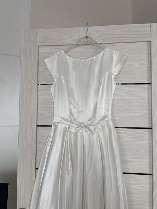 Продам белое платье